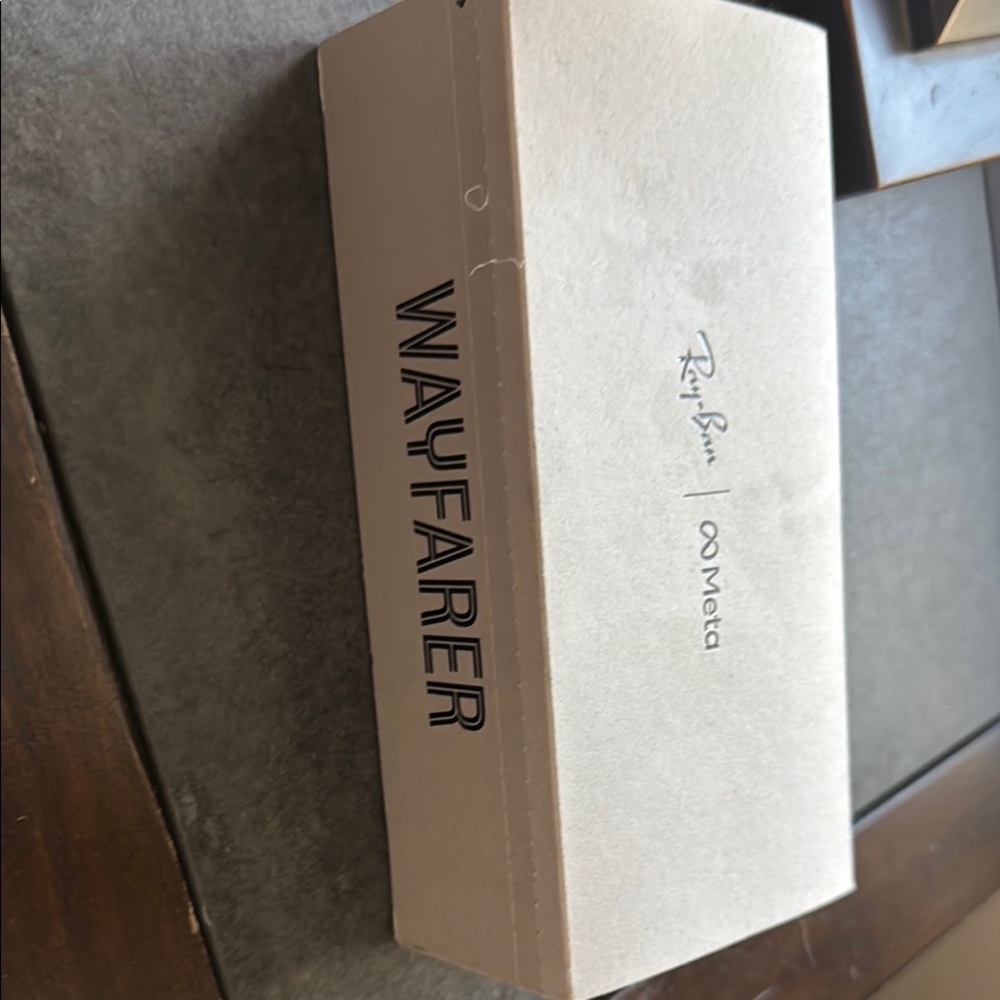Ray-Ban Wayfarer Sunglasses Box